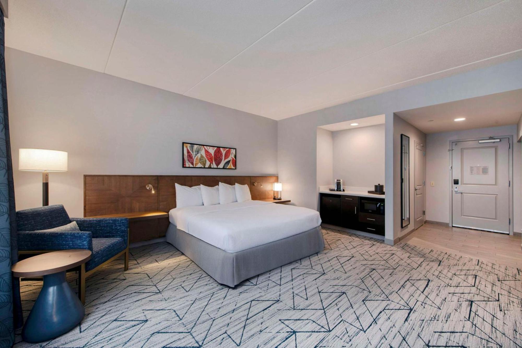Hilton Garden Inn Raleigh Cary Exterior photo